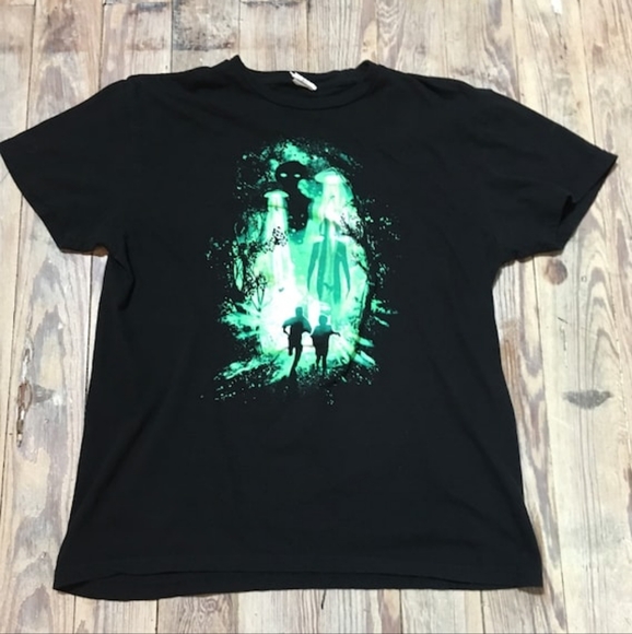 Worn Once Set of 2 Size XL Labyrinth &  Xfiles Black Loot Crate Exclusive Shirts - Picture 2 of 5